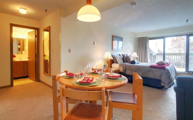 photo 5 of Mg 3d11 - Mt. Green Studio: Sleeps 4. Close To Skiing!