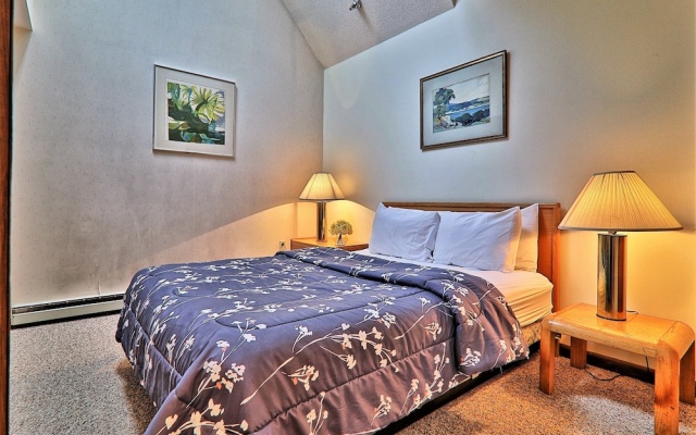 photo 3 of Mg 3e03 - Location! Location! 1br/1ba Steps To Mountain