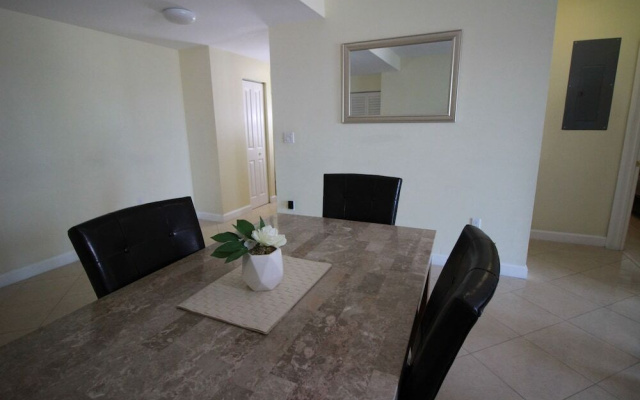 photo 2 of Apartments At Shamrock Gables