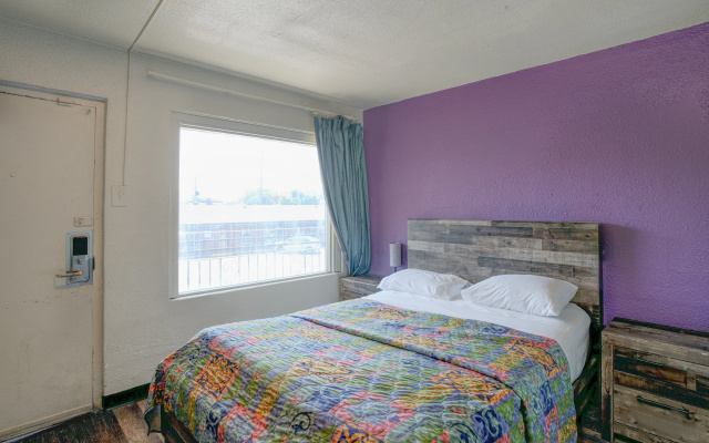 photo 3 of Miami Inn & Suites