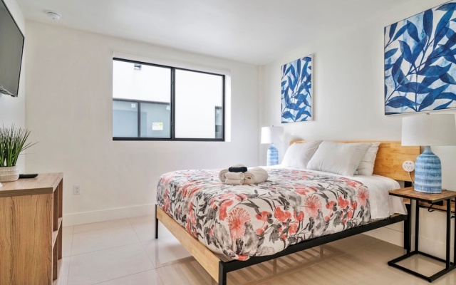 photo 4 of Miami Suite 303