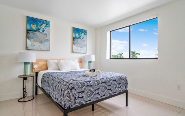 photo 4 of Miami Suite 304