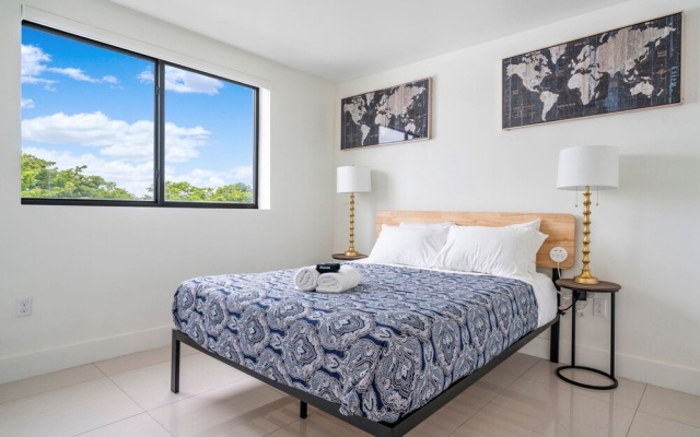 photo 5 of Miami Suite 304