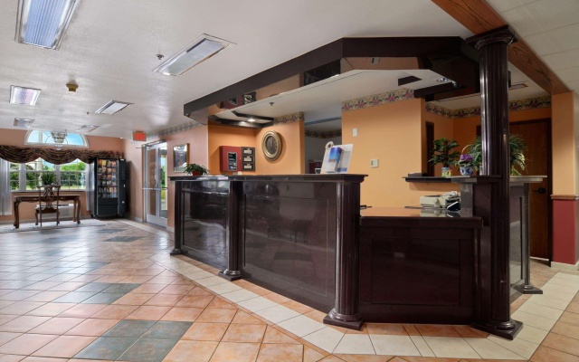 photo 2 of Microtel Inn & Suites by Wyndham Clarksville