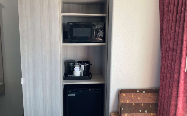photo 5 of Microtel Inn & Suites by Wyndham Clarksville