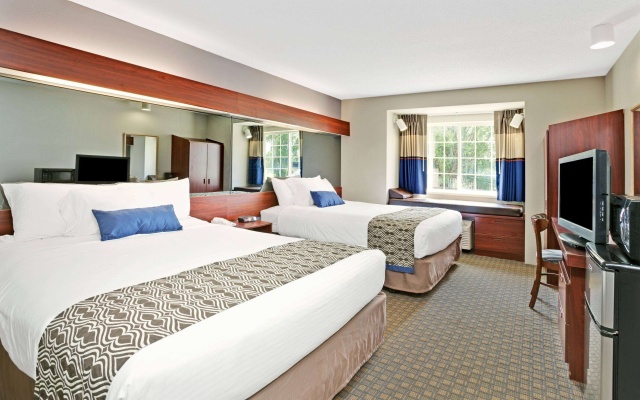 photo 5 of Microtel Inn & Suites by Wyndham Roseville/Detroit Area