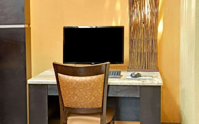 photo 2 of Microtel Inn & Suites by Wyndham Charlotte/University Place