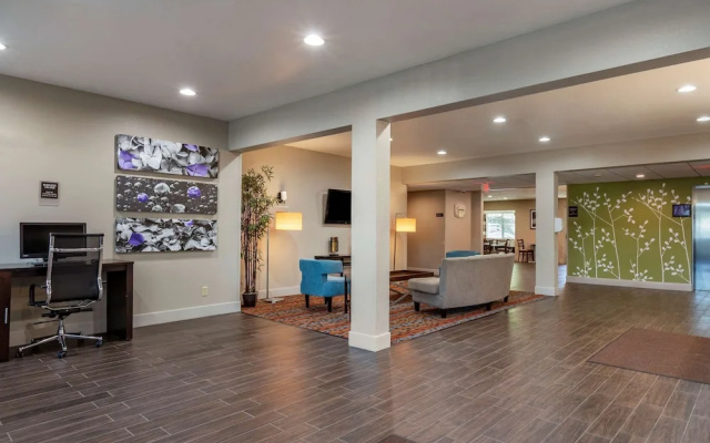 photo 2 of Microtel Inn & Suites by Wyndham Kalamazoo