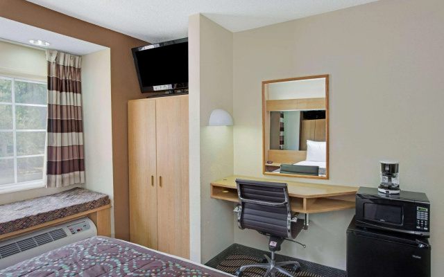 photo 5 of Microtel Inn by Wyndham Charlotte/University Place