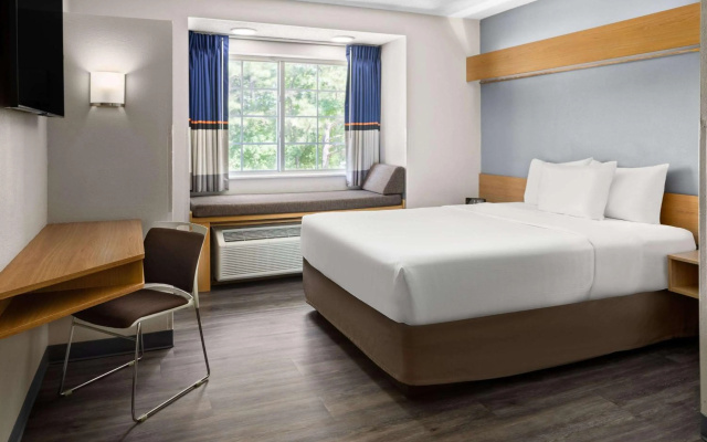 photo 4 of Microtel Inn by Wyndham Raleigh Durham Airport