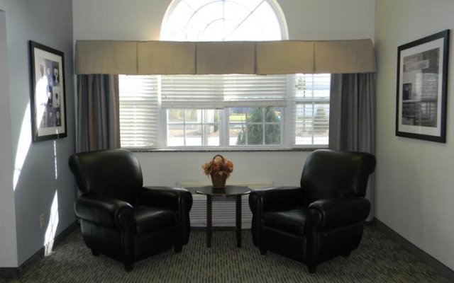 photo 2 of Microtel Inn & Suites By Wyndham Bath