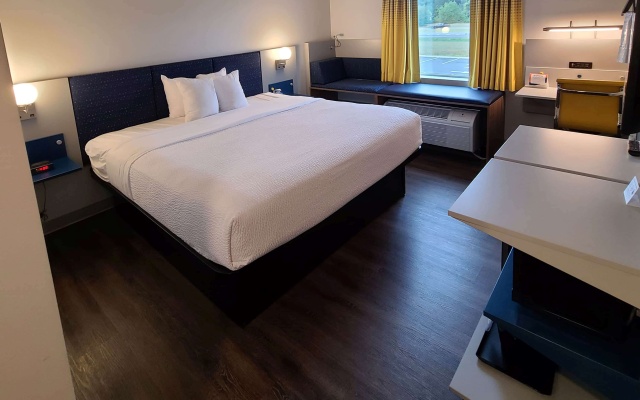 photo 2 of Microtel Inn & Suites by Wyndham Milford