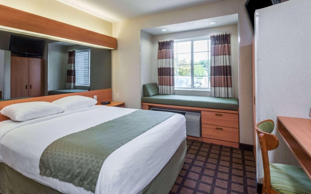 photo 2 of MICROTEL INN & SUITES BY WYNDHAM UNCASVILLE