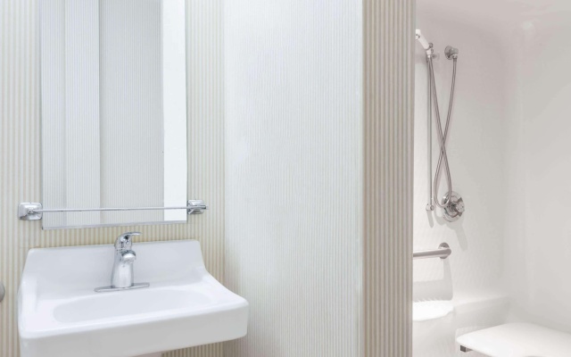 photo 5 of MICROTEL INN & SUITES BY WYNDHAM UNCASVILLE