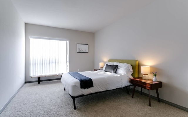 photo 2 of Mid-Century Design In Venice Beach / MDR - 3 Beds!