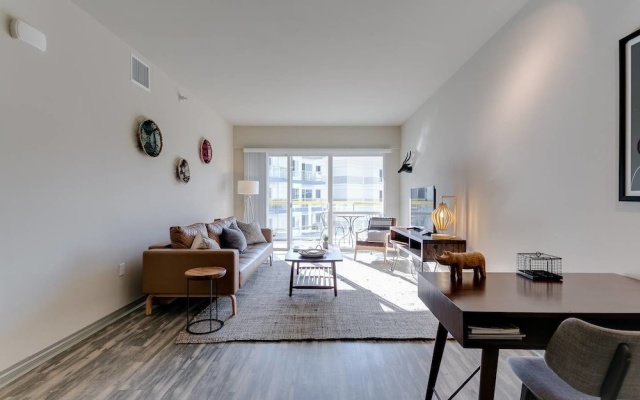 photo 4 of Mid-Century Design In Venice Beach / MDR - 3 Beds!