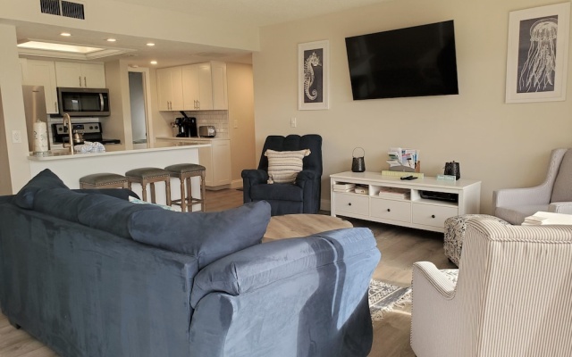 photo 3 of Midnight Cove Ii 432f - Beautiful Bayside! 2 Bedroom Condo