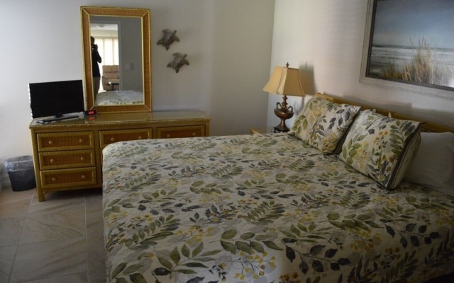 photo 3 of Midnight Cove Ii 724f - Great Rental With Pool View! 2 Bedroom Condo