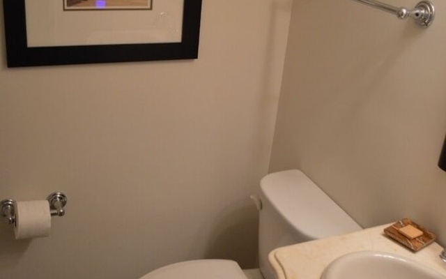 photo 5 of Midnight Cove Ii 724f - Great Rental With Pool View! 2 Bedroom Condo
