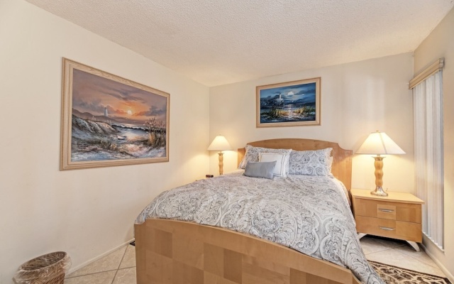 photo 3 of Midnight Cove Ii 810f - Roomy Bayside By Lagoon 2 Bedroom Condo