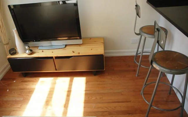 photo 2 of Midtown East 1 Bedroom DR08