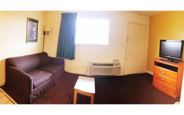 photo 5 of Midtown Inn