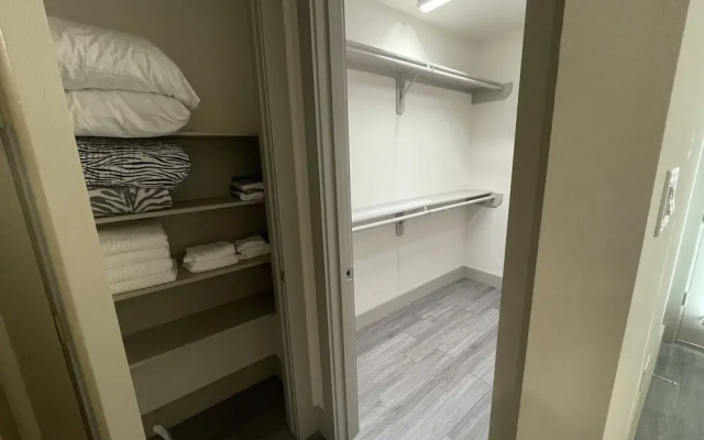 photo 3 of Midtown Loft