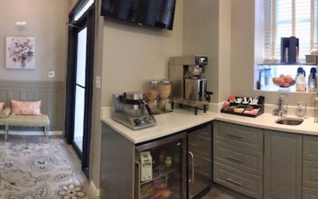 photo 2 of Midtown Suites