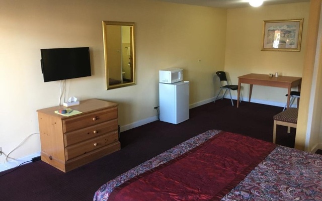 photo 5 of Midway Inn & Suites