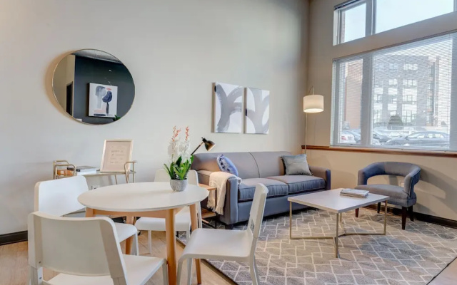 photo 4 of Milwaukee Gorgeous 1BD 1BA Downtown Apartment