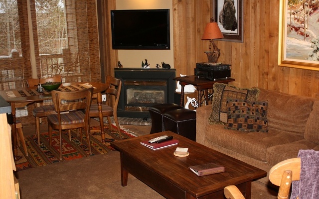 photo 4 of Miners Candle 3 By Peak Property Management