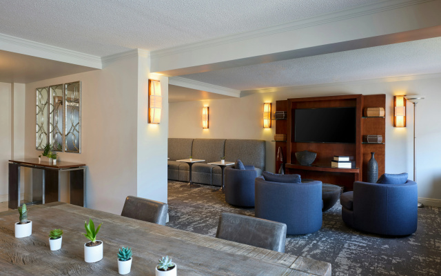 photo 2 of DoubleTree by Hilton Minneapolis Airport, MN