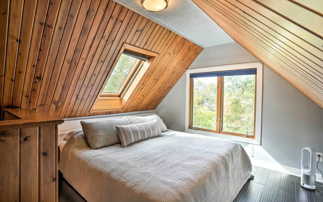 photo 5 of Minneapolis Townhome w/ Loft < 3 Mi to Dtwn!