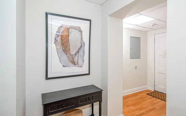 photo 2 of Modern 1BR + Train | Theatre District | Evonify