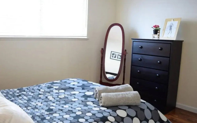 photo 4 of Modern 2BR Apartment - Close to Silicon Valley