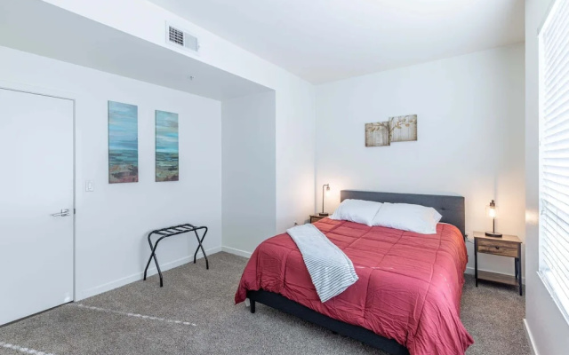 photo 2 of Modern 2br Apartment On Gordon St Hollywood 2 Bedroom Apts by RedAwning