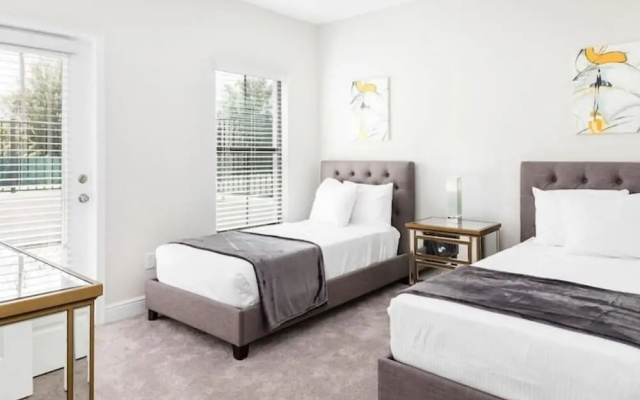 photo 4 of Modern 3 Bed Town Home At Balmoral Resort-3sltth1 3 Bedroom Condo by RedAwning