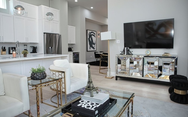 photo 2 of Modern 3bd Dtwn HTX Rooftop Early Check