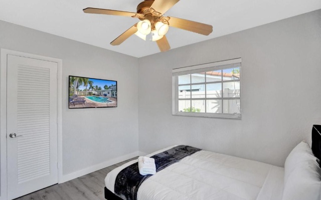 photo 5 of Modern 4bdr Home With Pool By The Beach