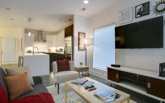 photo 4 of Modern 8bed/4ba Home w/ Roof Deck & Grill by Domio
