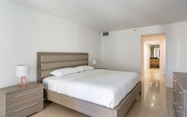 photo 3 of Modern and Bright Penthouse With Ocean View