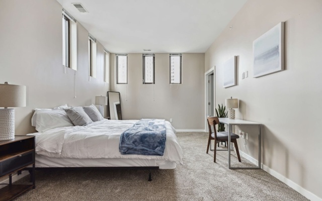 photo 5 of Modern Downtown Apartment