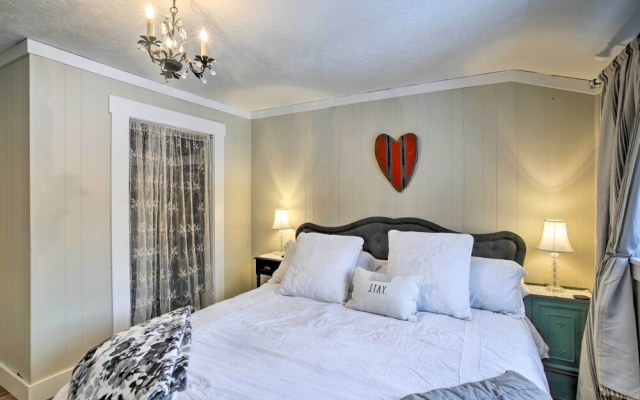 photo 3 of Modern Farmhouse w/ Movie Room - 6 Mi to Lake!