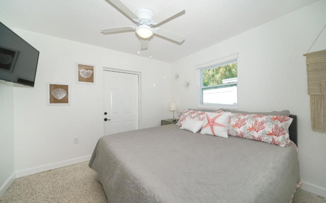 photo 5 of Modern & Fresh - Less than 3 miles to the Beach!