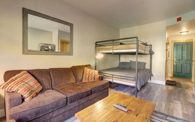 photo 5 of Modern Hotel Room in Center Village - TM225A by Redawning