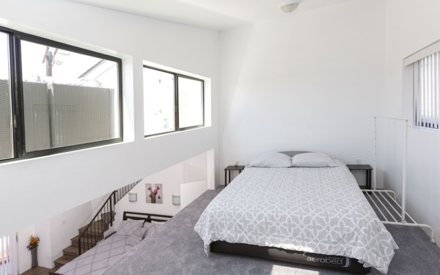 photo 2 of Modern Loft Rooftop Deck Venice Beach Studio Bedroom Apts by RedAwning