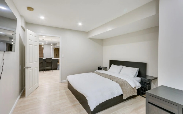 photo 5 of Modern Newark Vacation Rental ~ 3 Mi to Airport!