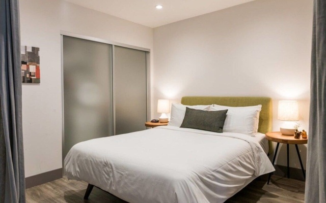 photo 4 of Modern & Spacious 2-Bedroom DTLA