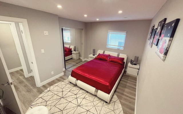 photo 5 of Modern Venice Condo By The Beach