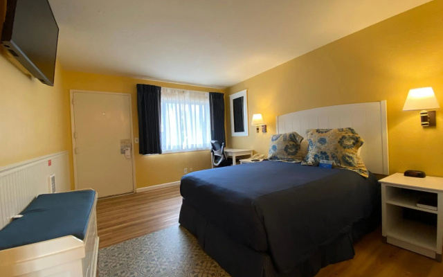 photo 4 of Monterey Bay Lodge
